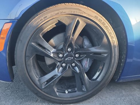 Used 2022 Chevrolet Camaro LT w/ RS Package RWD image 8