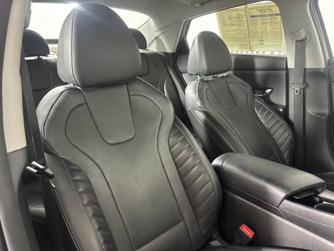 Used 2023 Hyundai Elantra Limited FWD image 26
