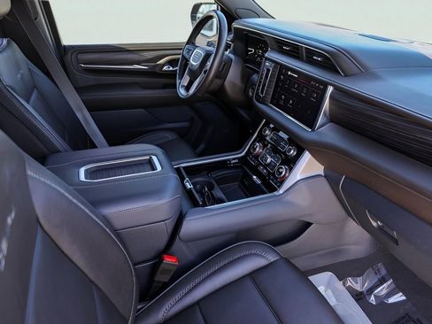 Used 2023 GMC Yukon Denali w/ Advanced Technology Package image 33