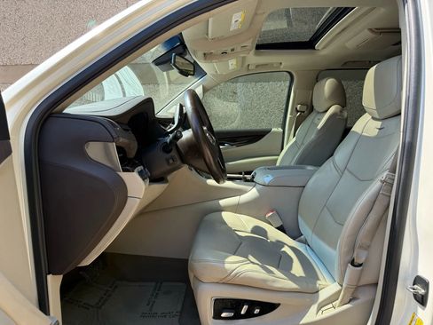 Used 2015 Cadillac Escalade ESV Premium image 10