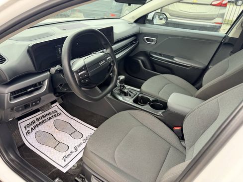 Used 2025 Kia K4 FWD image 11