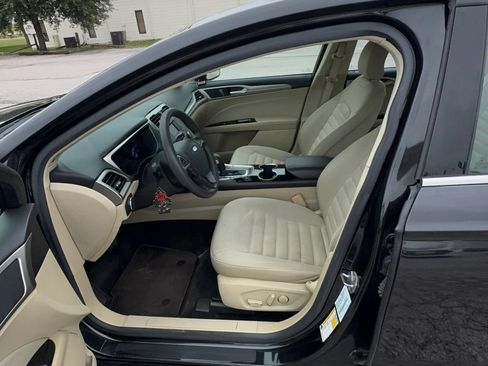 Used 2015 Ford Fusion SE FWD image 9