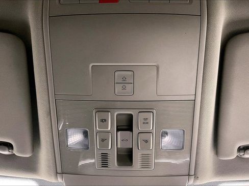 Used 2019 Volkswagen Atlas SEL Premium image 35