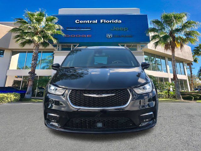 Certified 2025 Chrysler Pacifica Select FWD image 3