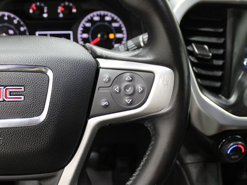 Used 2018 GMC Acadia SLE image 11