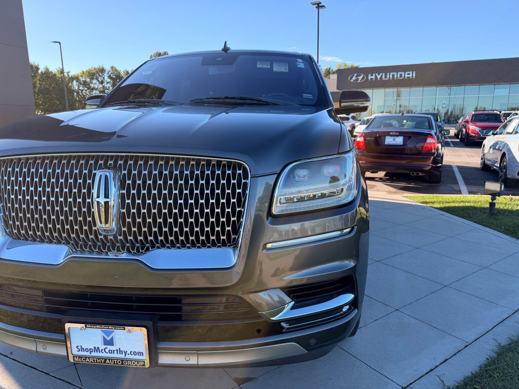 Used 2018 Lincoln Navigator L Select w/ Technology Package AWD/4WD image 12