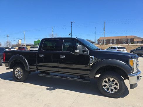 Used 2017 Ford F250 XLT w/ XLT Value Package image 7