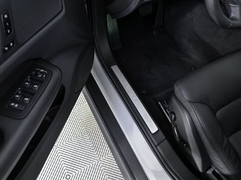 Certified 2025 Volvo V60 B5 Cross Country Plus image 9