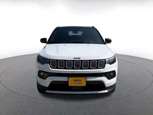 Used 2025 Jeep Compass Limited AWD/4WD image 4