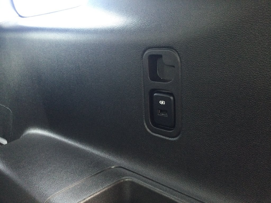 Used 2023 Chevrolet Traverse LT FWD image 30