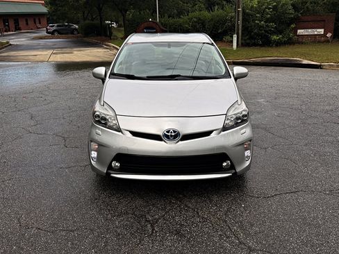 Used 2013 Toyota Prius Five FWD image 2