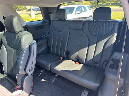 Used 2023 Hyundai Palisade Limited w/ Cargo Package image 10