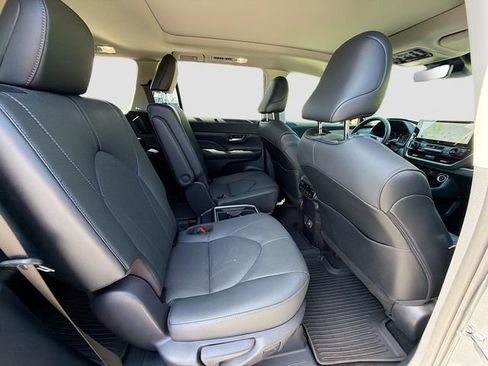 Used 2026 Toyota Grand Highlander AWD Hybrid image 19