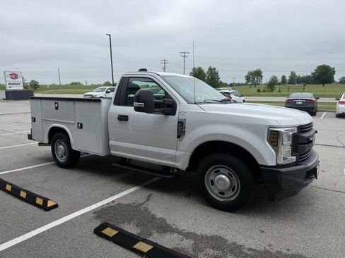 Used 2019 Ford F250 XL w/ Power Equipment Group RWD image 3