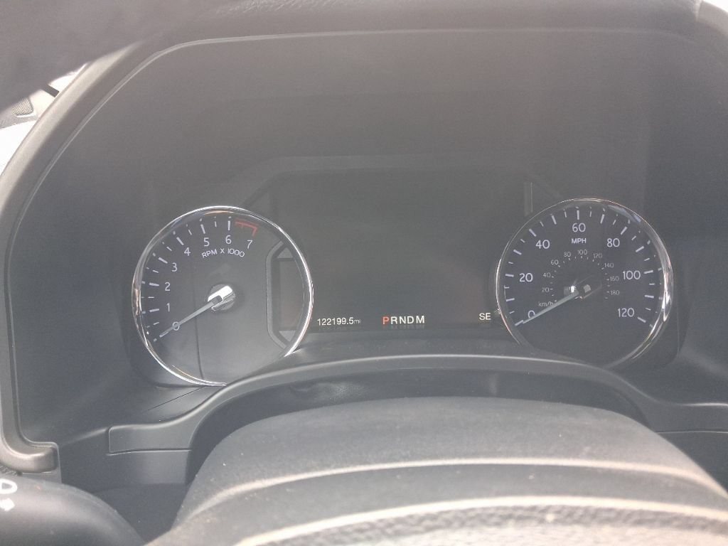 Used 2018 Ford Expedition XLT w/ Equipment Group 202A AWD/4WD image 4