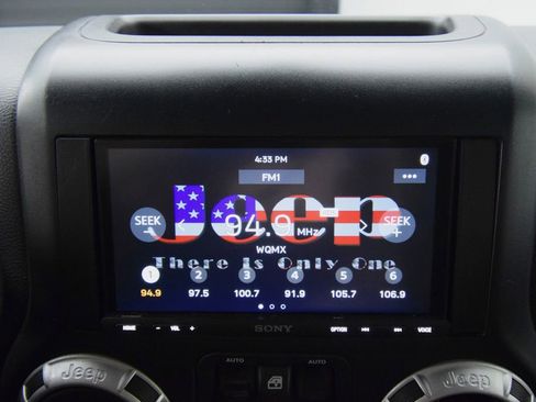 Used 2016 Jeep Wrangler Sahara w/ Connectivity Group AWD/4WD image 15