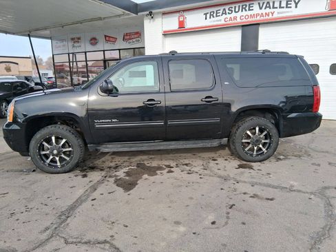 Used 2013 GMC Yukon XL SLT w/ SLT-2 Equipment Package image 2