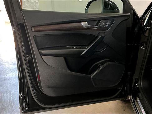 Used 2022 Audi Q5 e Premium w/ Convenience Package image 25