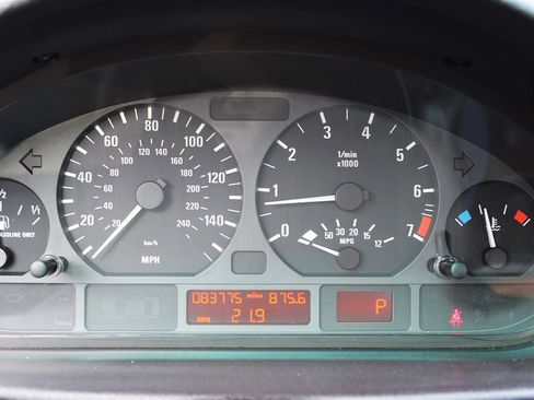 Used 2005 BMW 325i Sedan image 21