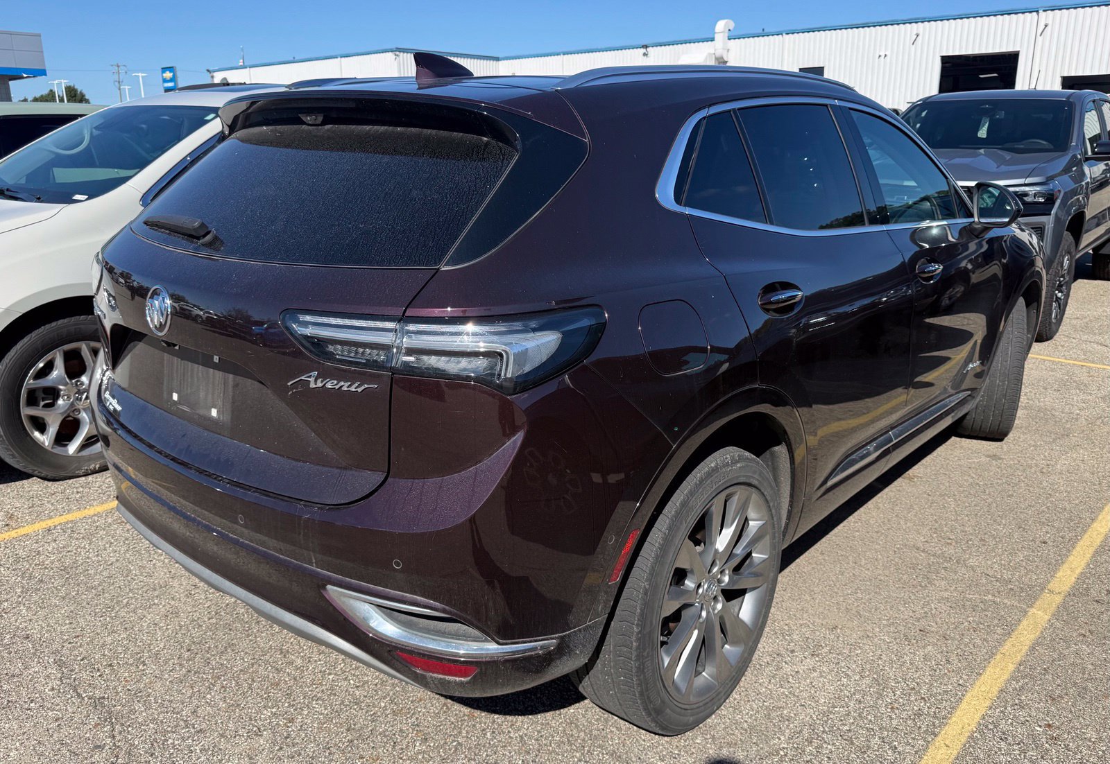 Used 2023 Buick Envision Avenir AWD/4WD image 2