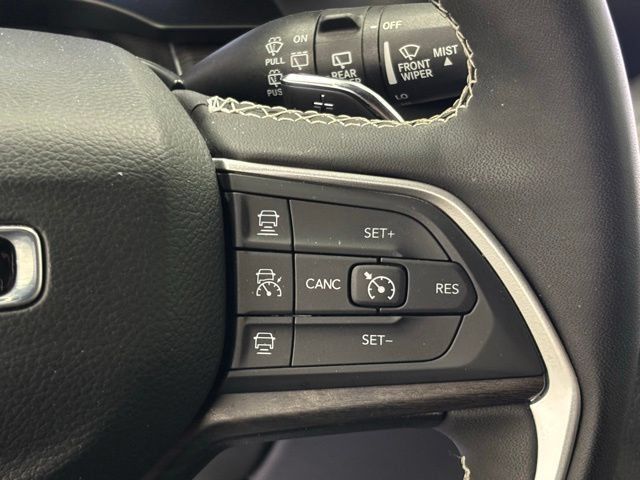 Used 2024 Jeep Grand Cherokee Limited w/ Black Appearance Package AWD/4WD image 22