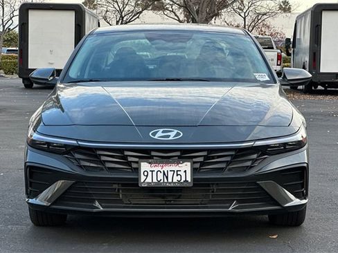 Used 2025 Hyundai Elantra Blue image 6