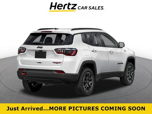 Used 2025 Jeep Compass Trailhawk AWD/4WD image 1