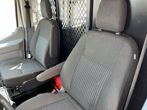 Certified 2019 Ford Transit 250 130 Low Roof w/ Exterior Upgrade Package RWD image 8