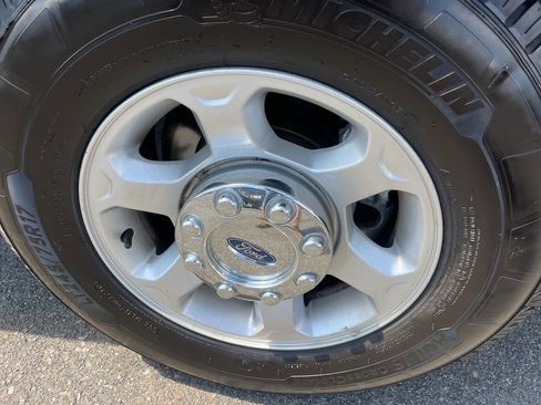 Used 2016 Ford F250 XL w/ XL Appearance Package image 11