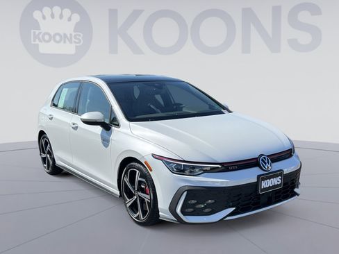 Used 2025 Volkswagen GTI SE FWD image 18