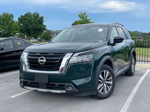 Used 2022 Nissan Pathfinder SL FWD image 3
