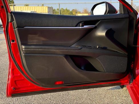 Used 2023 Toyota Camry LE image 20