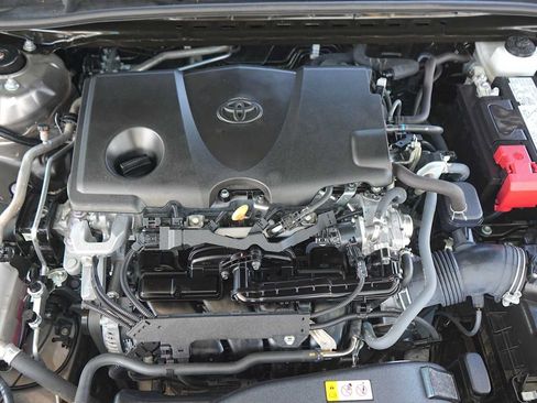 Used 2024 Toyota Camry SE FWD image 9