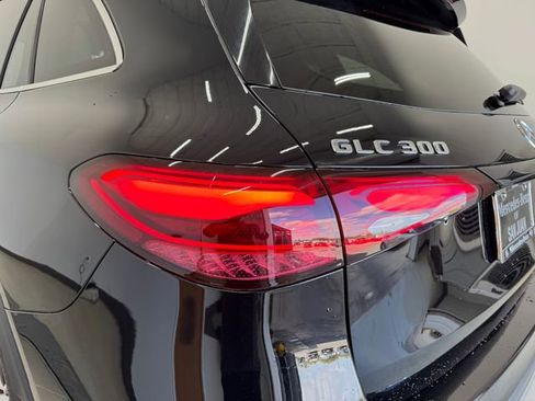 Used 2024 Mercedes-Benz GLC 300 GLC 300 image 32