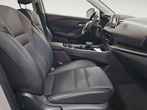 Used 2023 Nissan Rogue SV w/ SV Premium Package image 20