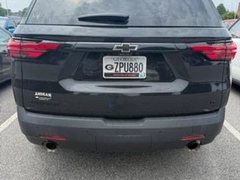 Used 2022 Chevrolet Traverse LT w/ Midnight/Sport Edition FWD image 9