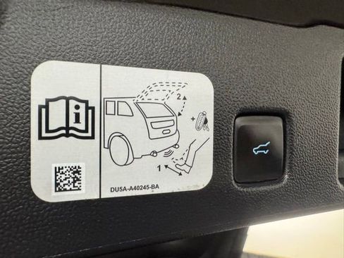 Used 2020 Ford Escape SEL AWD/4WD image 34