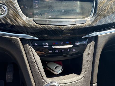 Used 2022 Cadillac XT6 Premium Luxury FWD image 24