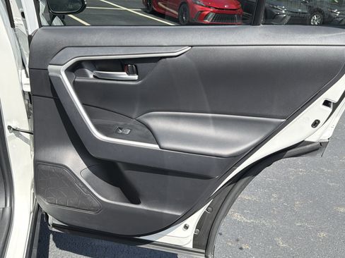 Used 2025 Toyota RAV4 XLE FWD image 16