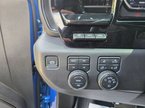 Used 2025 Chevrolet Silverado 1500 ZR2 w/ Technology Package AWD/4WD image 28