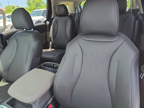 New 2026 Kia Carnival SX FWD image 23