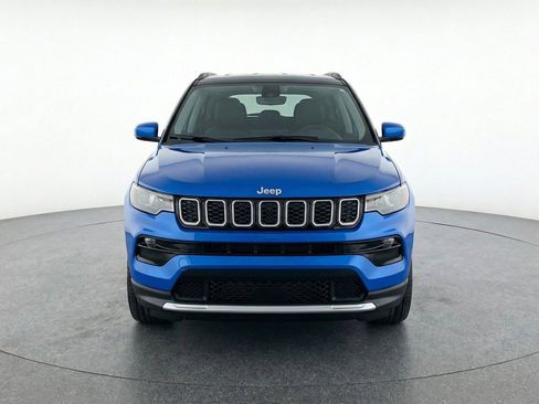 Used 2025 Jeep Compass Limited AWD/4WD image 2