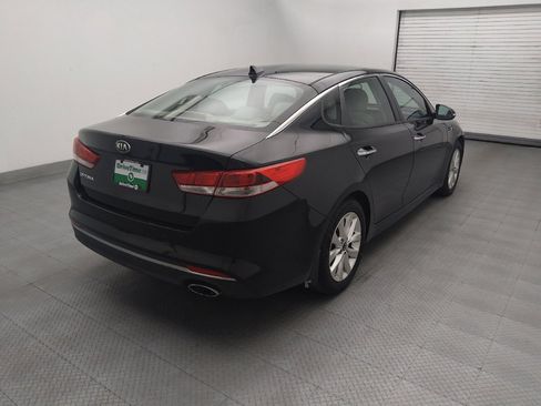 Used 2018 Kia Optima LX w/ 17" Alloy Wheels Package FWD image 9