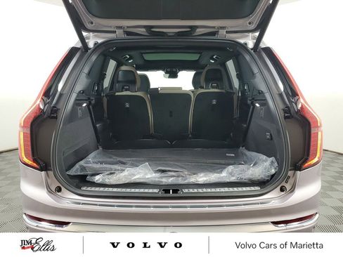 New 2026 Volvo XC90 B6 Plus w/ Protection Package Premier image 9
