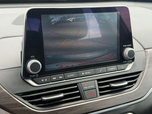 Used 2024 Nissan Altima 2.5 SV FWD image 26