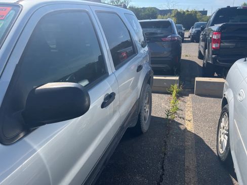 Used 2004 Ford Escape XLT image 6
