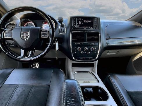 Used 2019 Dodge Grand Caravan SXT FWD image 7