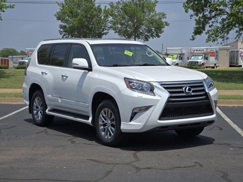 Used 2016 Lexus GX 460 Luxury w/ Preferred Accessory Package AWD/4WD image 3