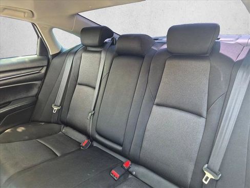 Used 2018 Honda Accord EX image 17