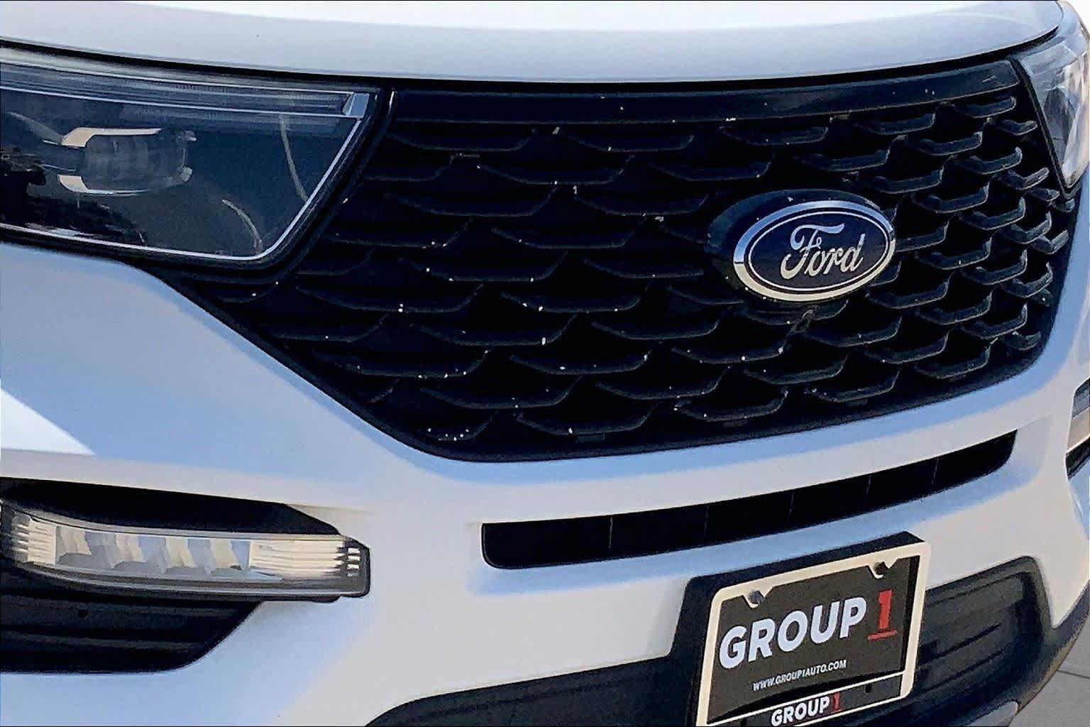 Used 2020 Ford Explorer Platinum w/ Premium Technology Package AWD/4WD image 30